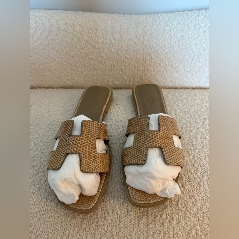 Hermes Beige Argile Oran Sandal